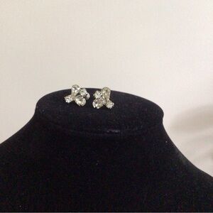 Vintage Floral Rhinestone Clip On Earrings Silver Tone Flower Petite Mid Century